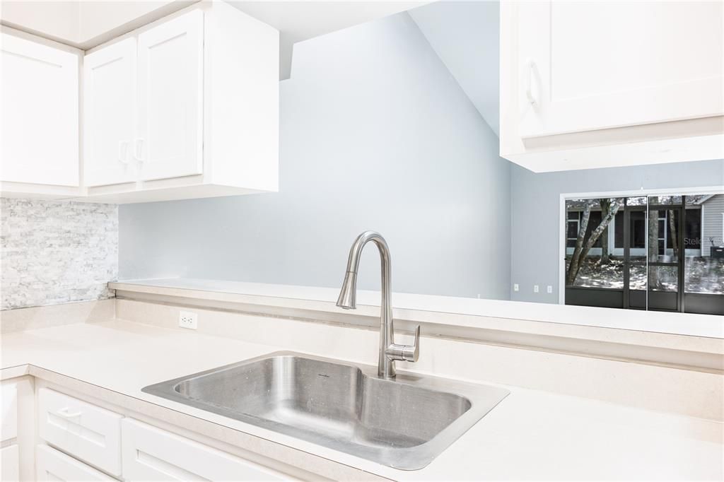Active With Contract: $219,500 (2 beds, 2 baths, 1134 Square Feet)