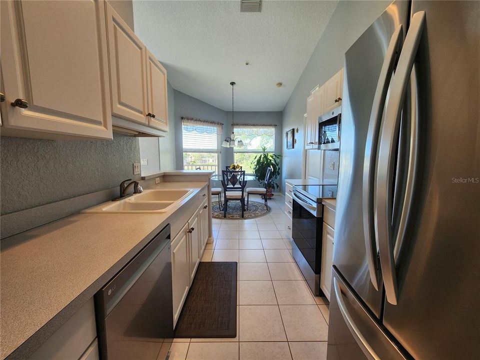 For Sale: $359,900 (3 beds, 2 baths, 1383 Square Feet)
