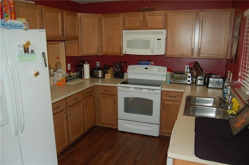 For Rent: $1,600 (3 beds, 2 baths, 1496 Square Feet)