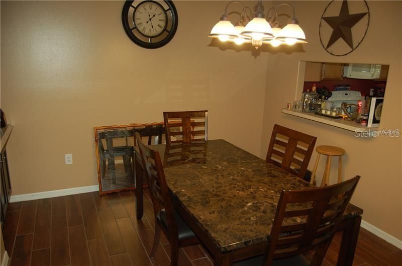 Active With Contract: $1,600 (3 beds, 2 baths, 1496 Square Feet)