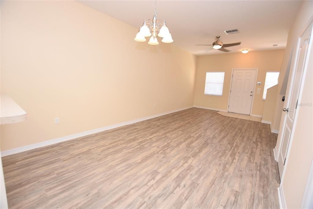 Active With Contract: $1,550 (2 beds, 2 baths, 1224 Square Feet)