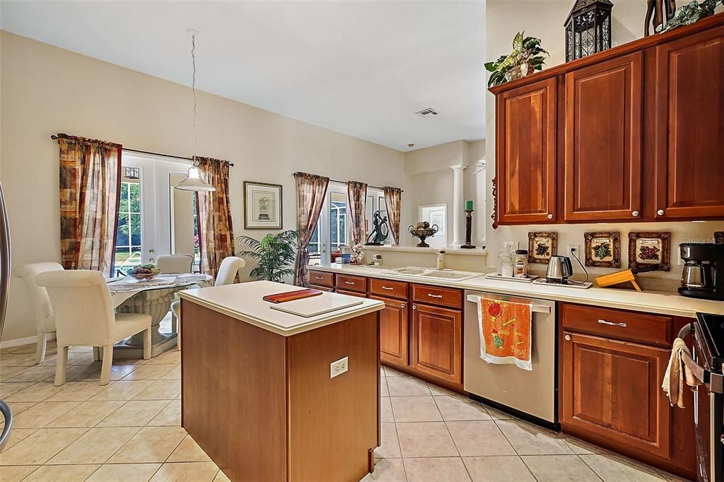 Active With Contract: $550,000 (4 beds, 3 baths, 2475 Square Feet)