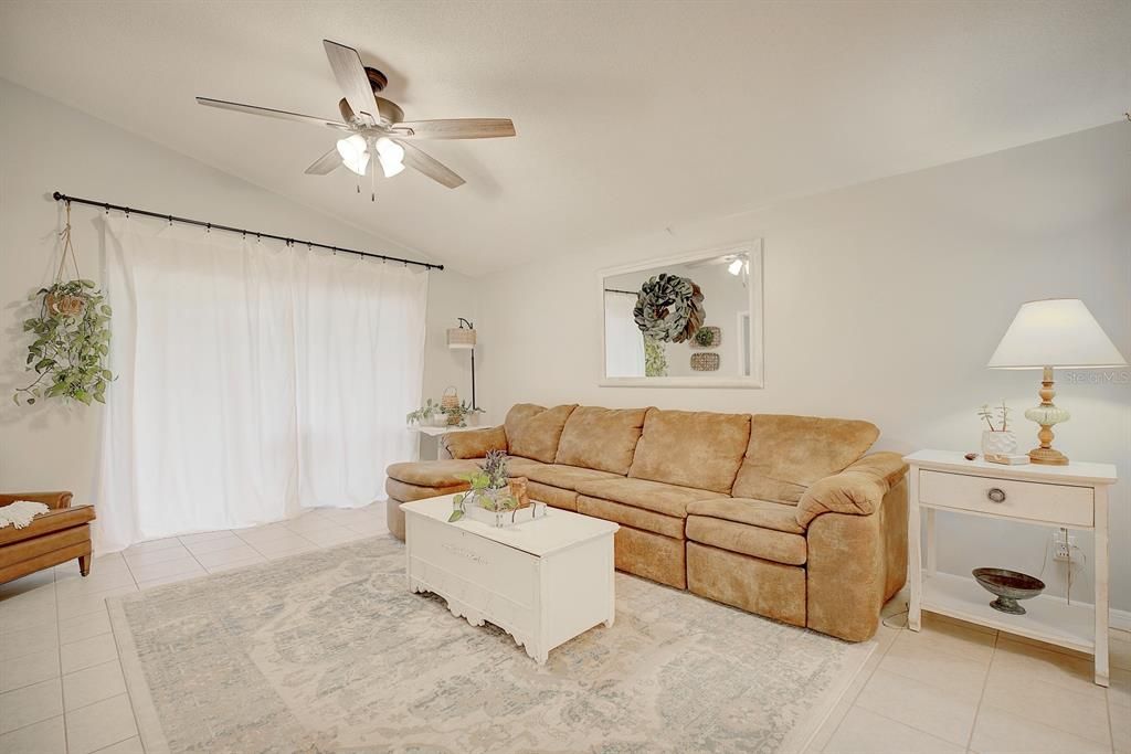 For Sale: $234,000 (2 beds, 2 baths, 1283 Square Feet)