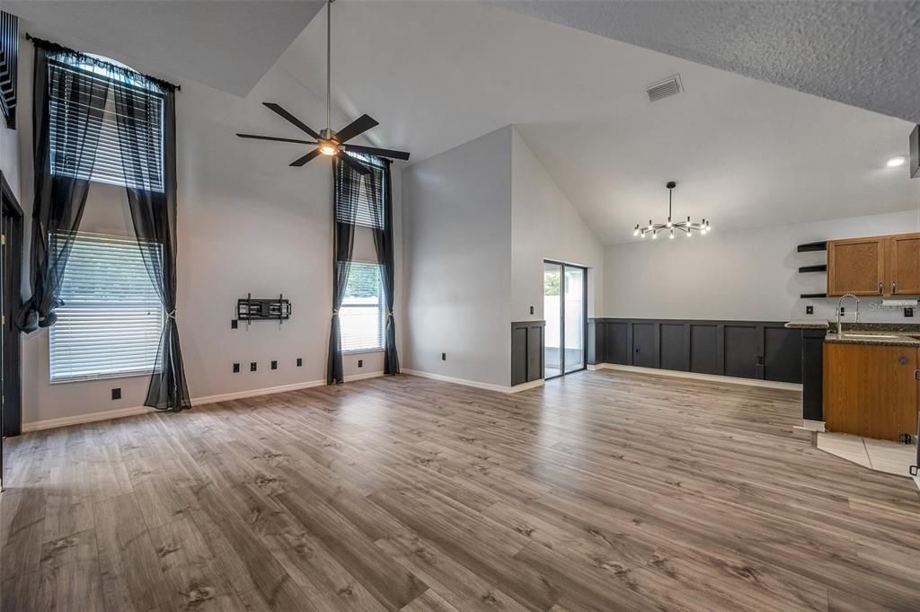 Active With Contract: $398,000 (3 beds, 2 baths, 1808 Square Feet)