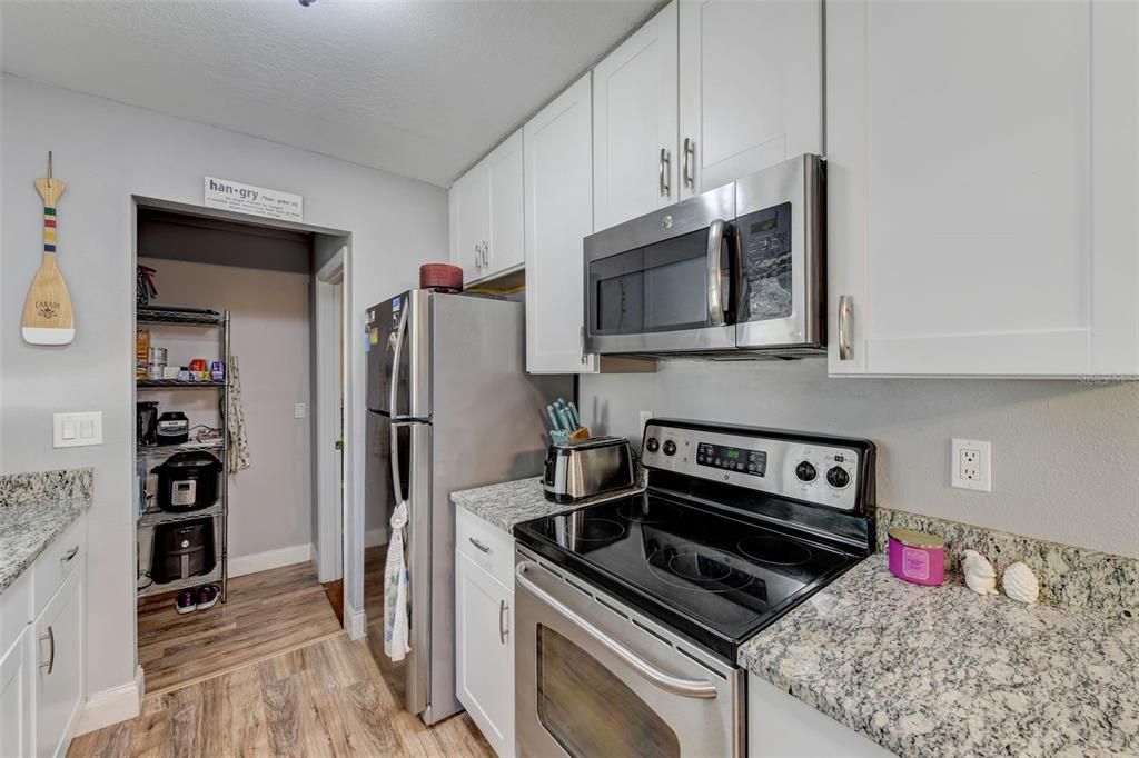 For Sale: $305,000 (3 beds, 1 baths, 1200 Square Feet)