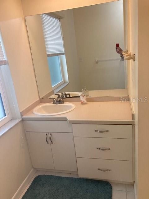 For Rent: $2,600 (2 beds, 2 baths, 1963 Square Feet)