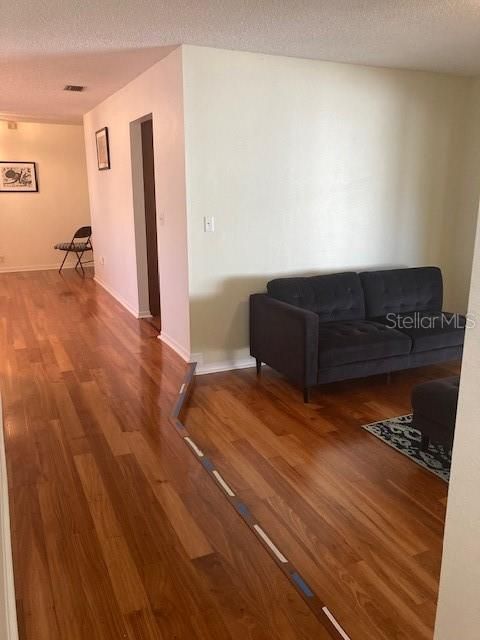 Recently Rented: $2,600 (2 beds, 2 baths, 1963 Square Feet)