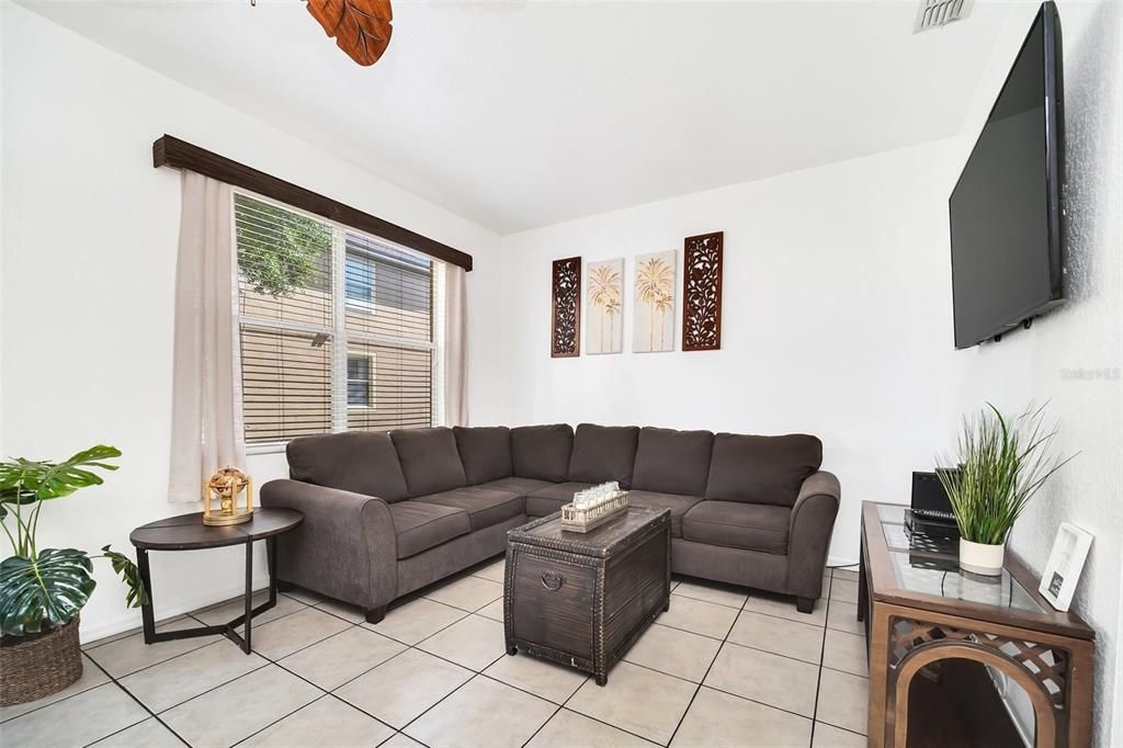 Active With Contract: $267,000 (3 beds, 2 baths, 1457 Square Feet)