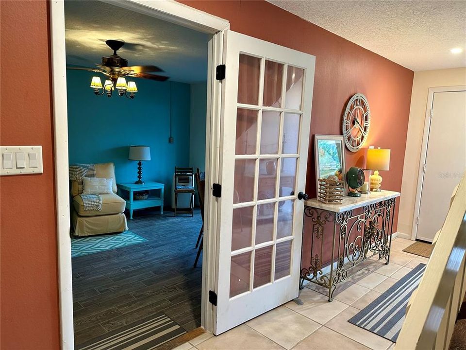 For Sale: $449,990 (2 beds, 2 baths, 1095 Square Feet)