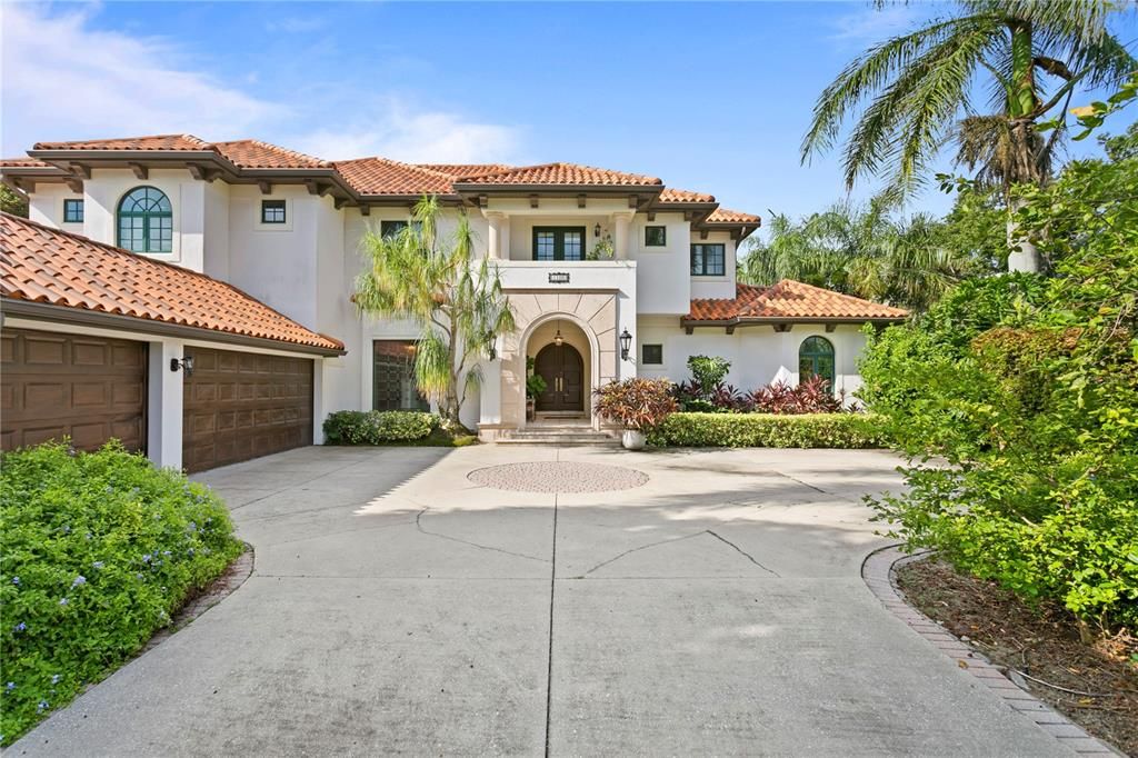 Recently Sold: $2,600,000 (5 beds, 6 baths, 4259 Square Feet)