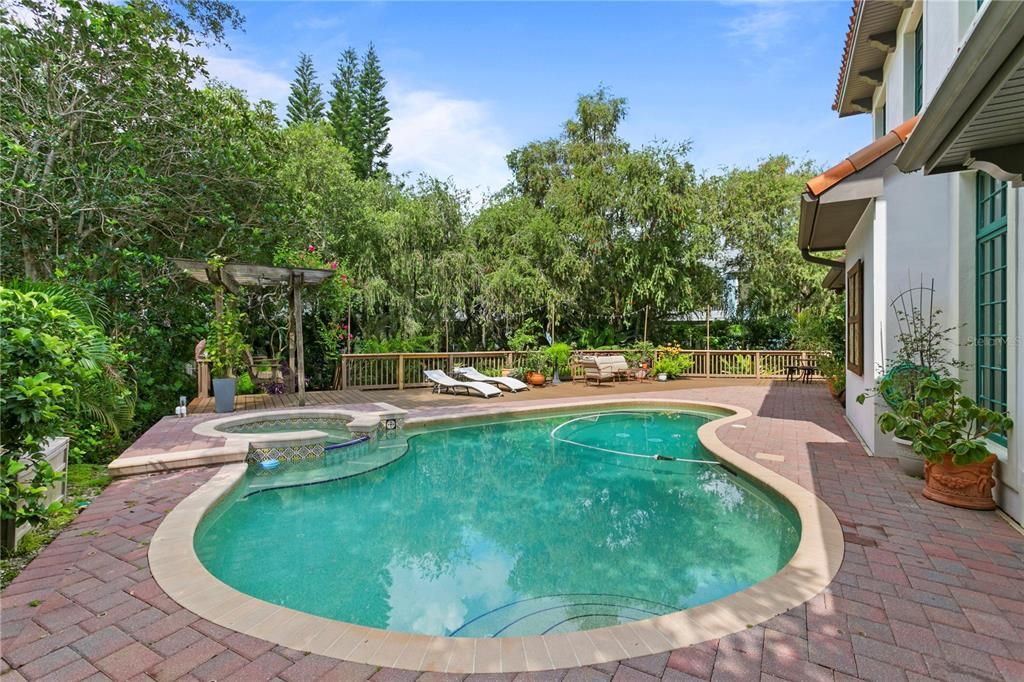 Recently Sold: $2,600,000 (5 beds, 6 baths, 4259 Square Feet)