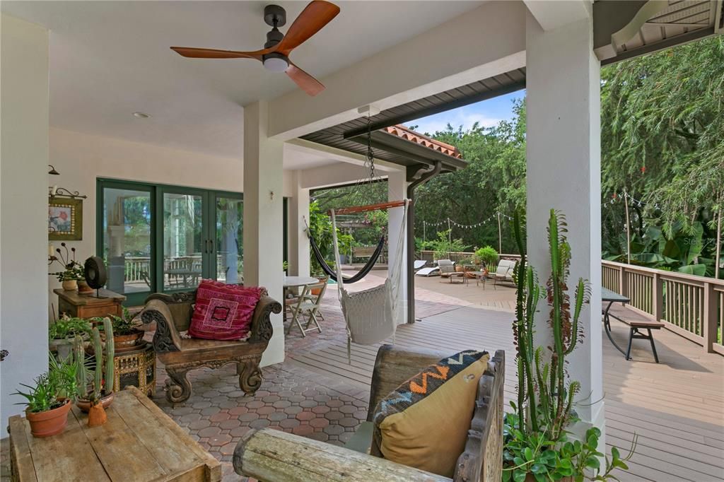 Recently Sold: $2,600,000 (5 beds, 6 baths, 4259 Square Feet)