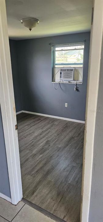 Recently Rented: $1,300 (2 beds, 1 baths, 700 Square Feet)