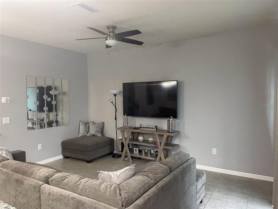 For Rent: $2,500 (3 beds, 2 baths, 1748 Square Feet)