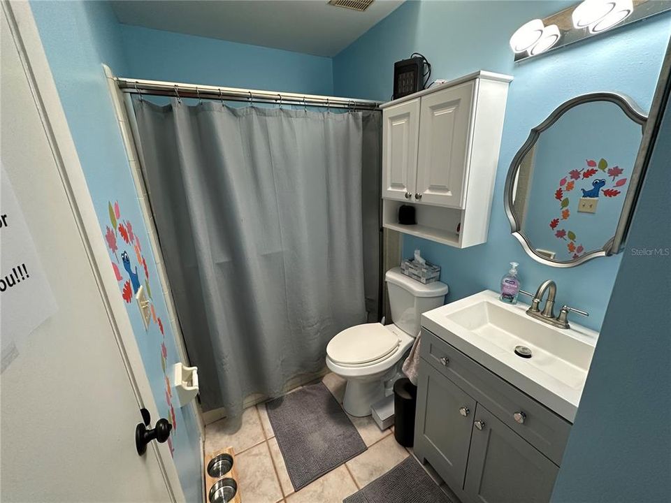 For Sale: $229,900 (2 beds, 1 baths, 896 Square Feet)