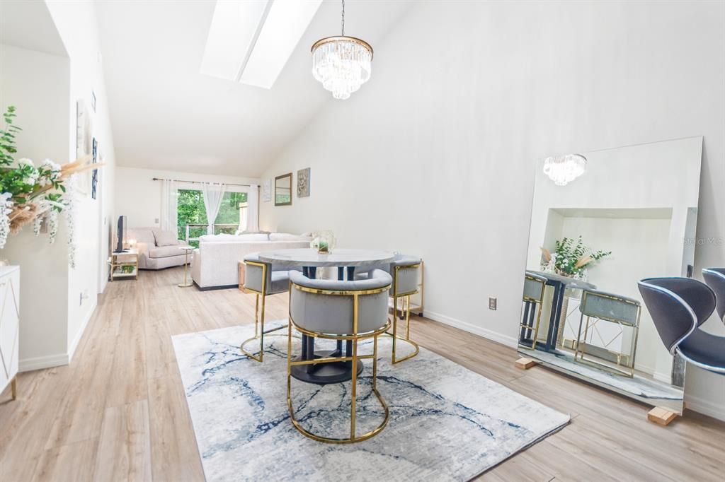 Active With Contract: $249,900 (3 beds, 2 baths, 1683 Square Feet)