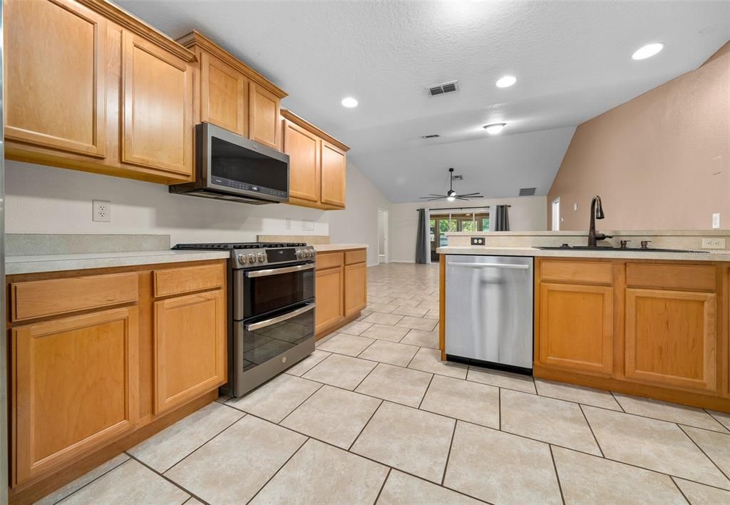 For Sale: $415,000 (4 beds, 2 baths, 2153 Square Feet)