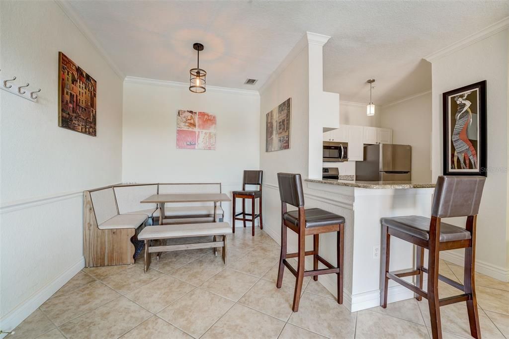 For Sale: $309,000 (2 beds, 1 baths, 980 Square Feet)