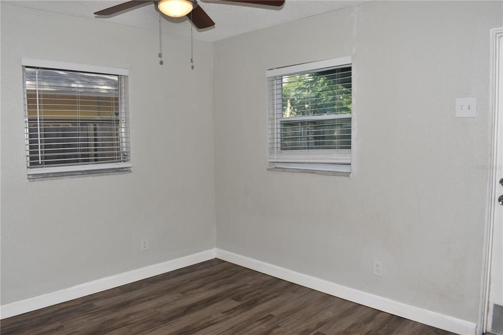 For Rent: $1,875 (2 beds, 1 baths, 932 Square Feet)