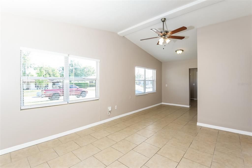 For Sale: $379,900 (3 beds, 2 baths, 1238 Square Feet)