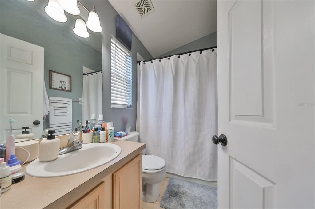 For Sale: $257,000 (2 beds, 2 baths, 1297 Square Feet)