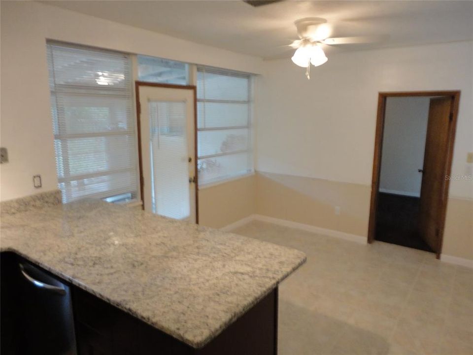For Rent: $1,795 (4 beds, 2 baths, 1414 Square Feet)
