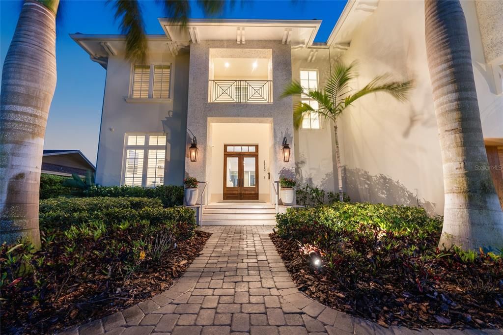 Active With Contract: $6,499,000 (5 beds, 5 baths, 6068 Square Feet)