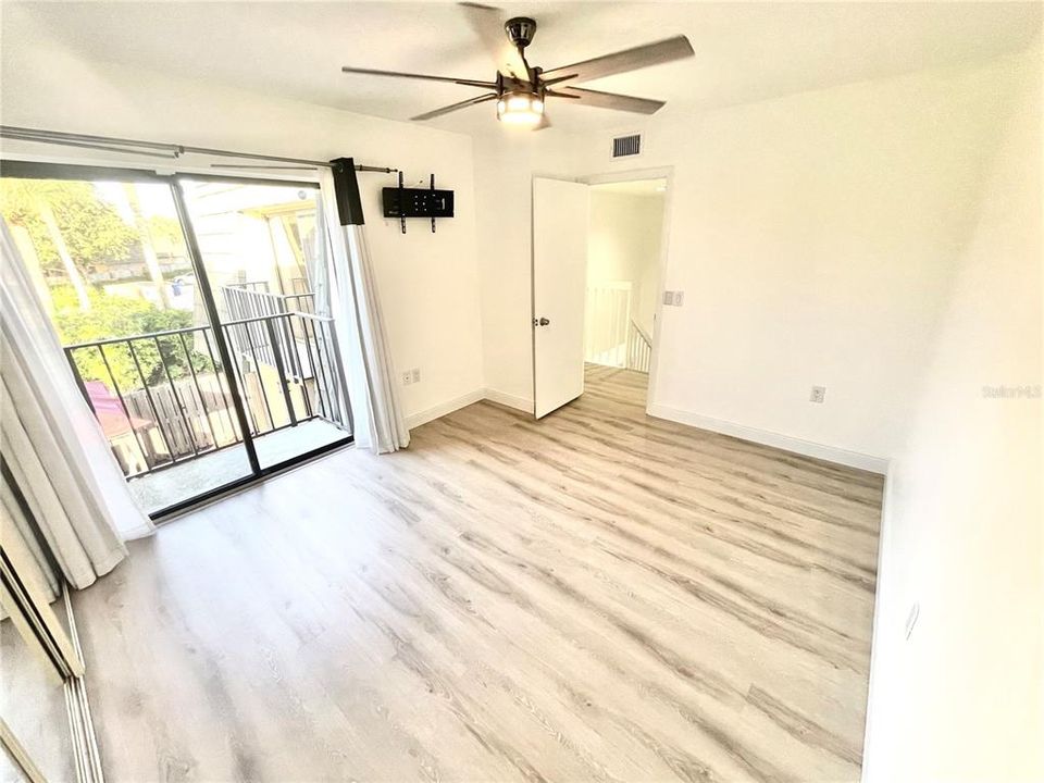 For Sale: $350,000 (2 beds, 2 baths, 1236 Square Feet)