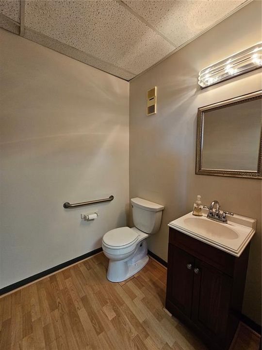 待售: $175,000 (0 贝兹, 0 浴室, 1215 平方英尺)