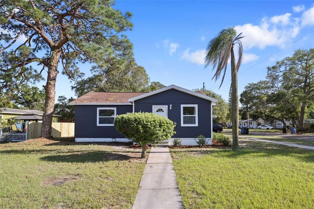 For Sale: $384,900 (3 beds, 2 baths, 1440 Square Feet)