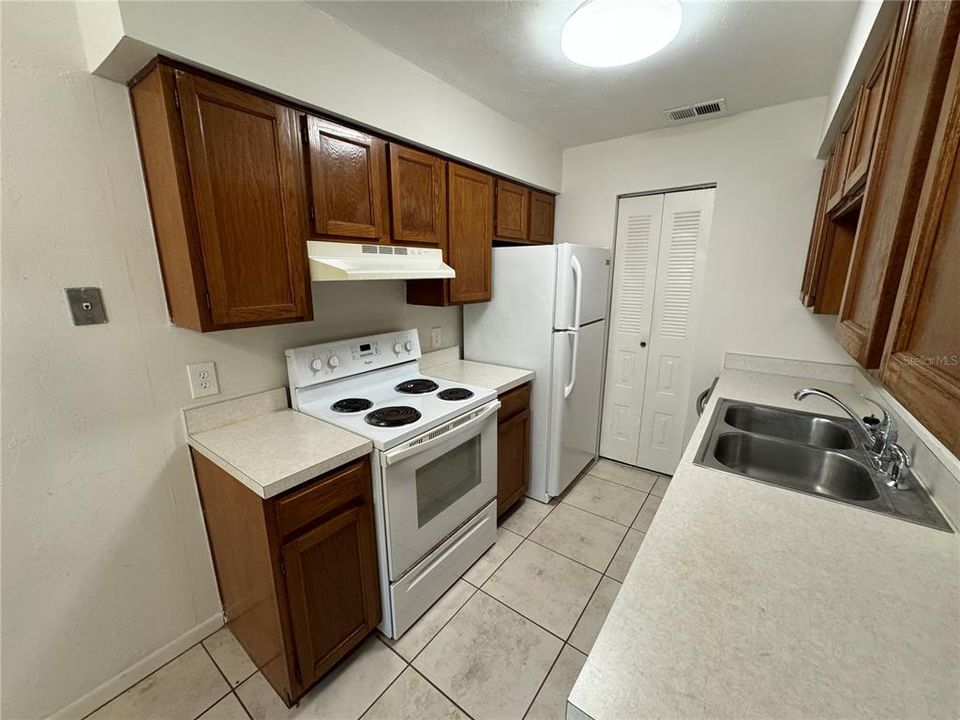 For Rent: $1,450 (2 beds, 1 baths, 788 Square Feet)
