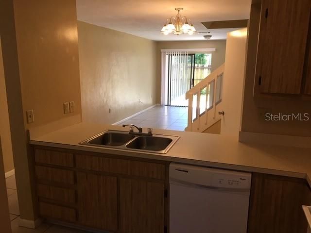 For Rent: $1,295 (2 beds, 1 baths, 1046 Square Feet)