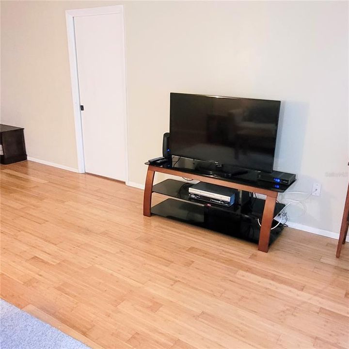 For Sale: $309,900 (3 beds, 2 baths, 1705 Square Feet)