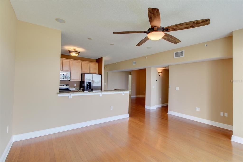 For Rent: $2,995 (3 beds, 2 baths, 1706 Square Feet)