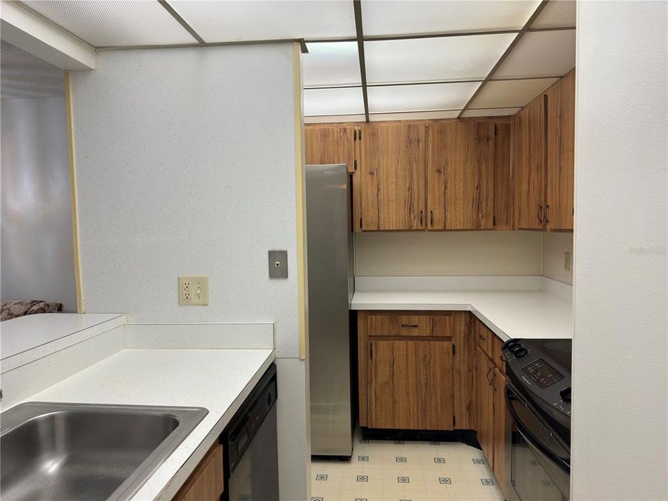 For Sale: $169,000 (2 beds, 2 baths, 897 Square Feet)