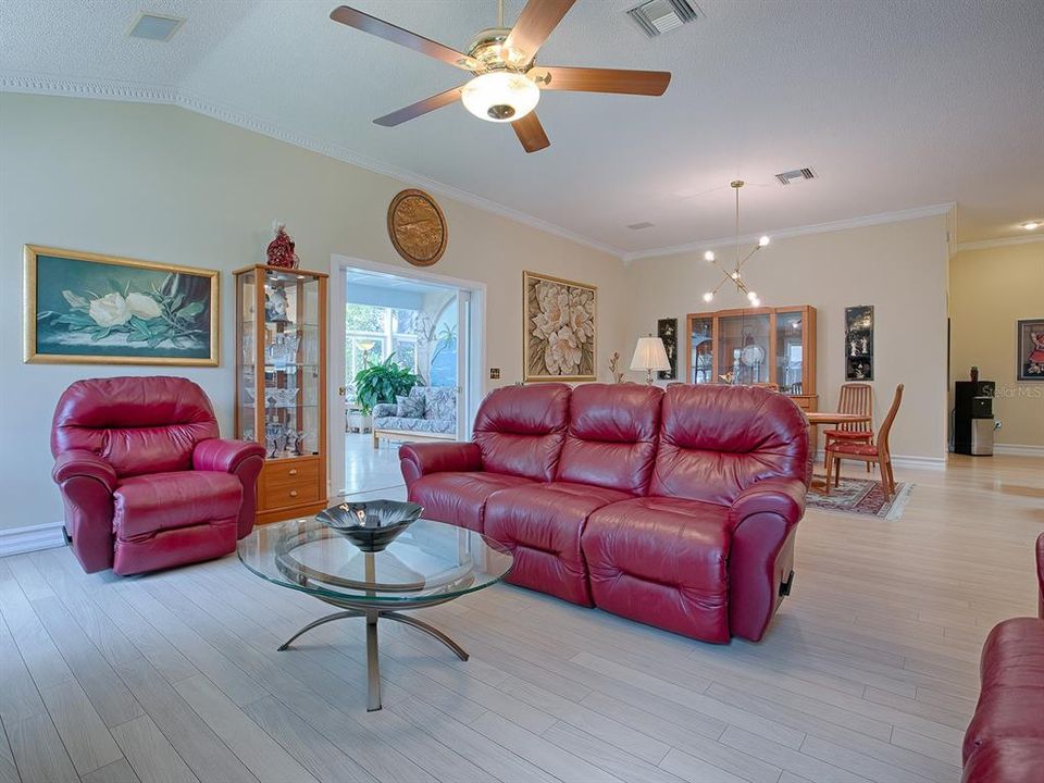 For Sale: $649,000 (3 beds, 2 baths, 2998 Square Feet)