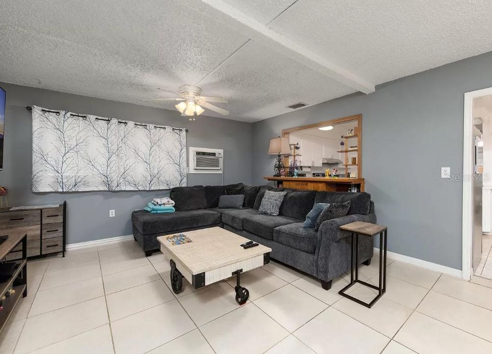 For Sale: $374,900 (3 beds, 2 baths, 1641 Square Feet)