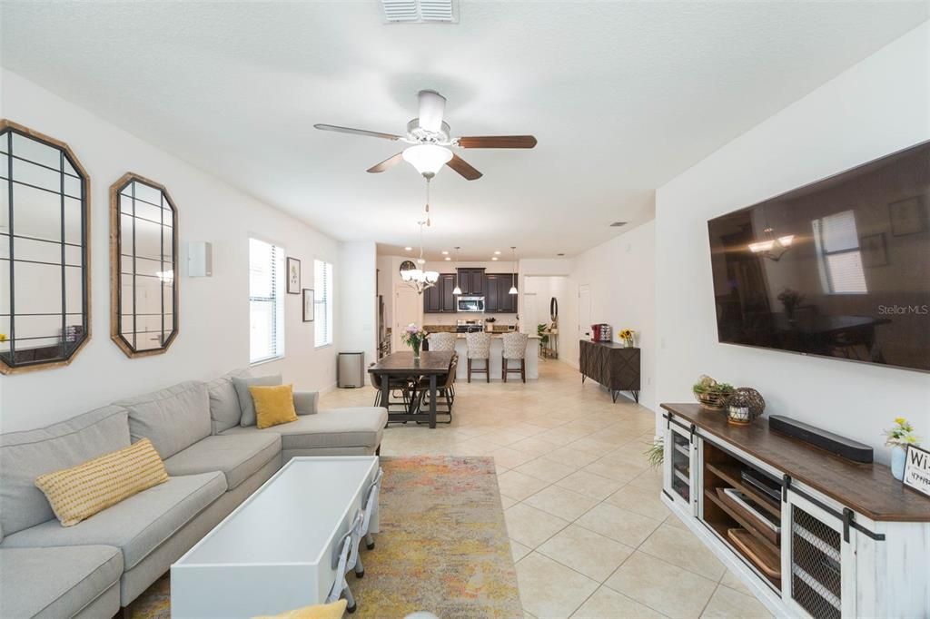 Active With Contract: $419,900 (3 beds, 2 baths, 1957 Square Feet)