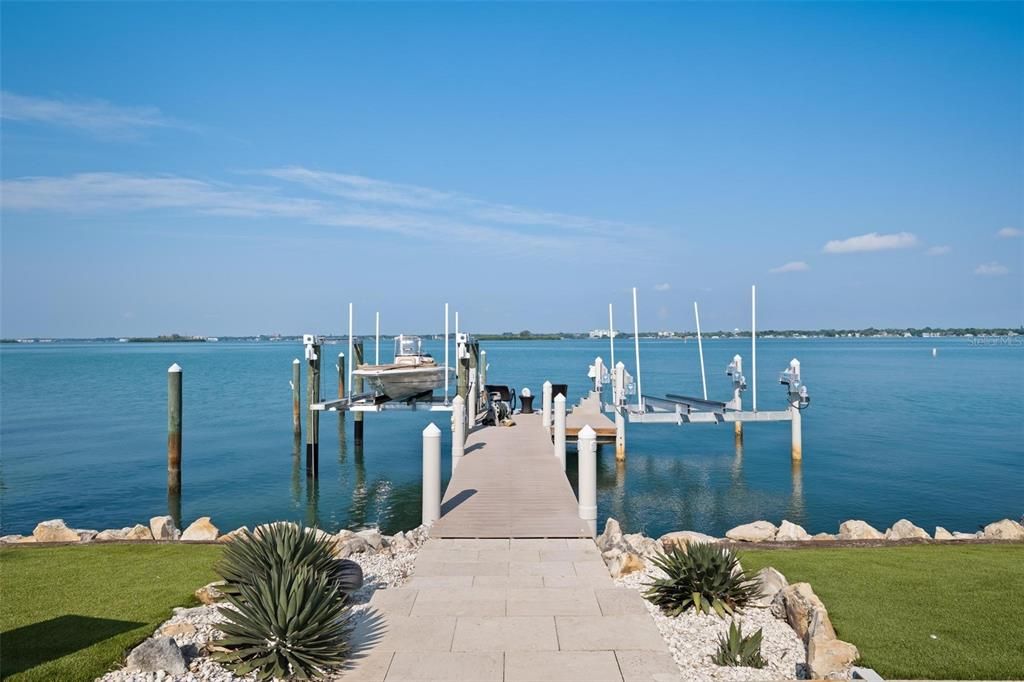 Active With Contract: $4,475,000 (4 beds, 3 baths, 4390 Square Feet)