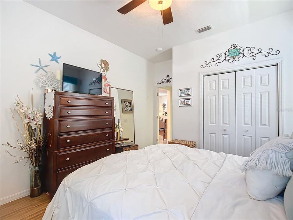 For Sale: $295,000 (2 beds, 2 baths, 1633 Square Feet)