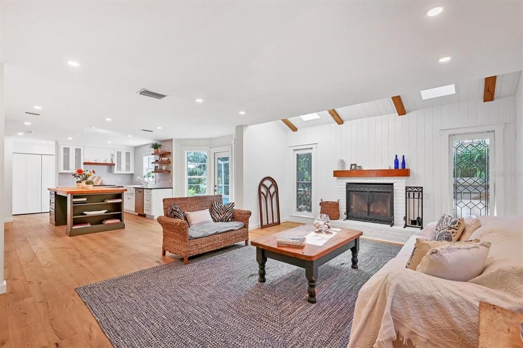 Active With Contract: $850,000 (4 beds, 3 baths, 2669 Square Feet)