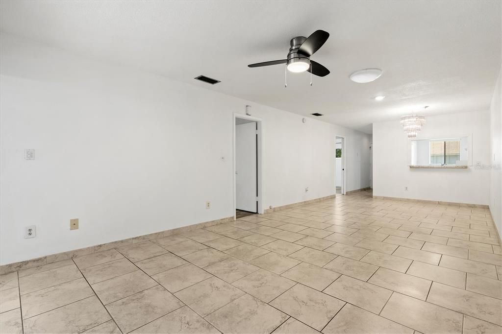 Active With Contract: $1,850 (2 beds, 2 baths, 874 Square Feet)