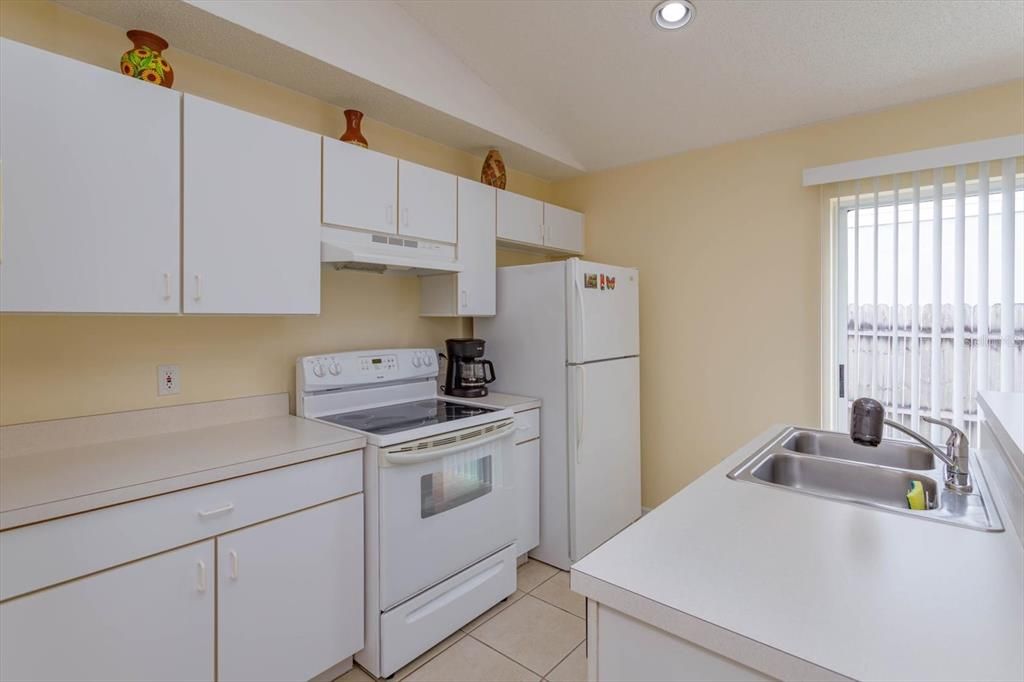 For Sale: $344,900 (3 beds, 2 baths, 1158 Square Feet)