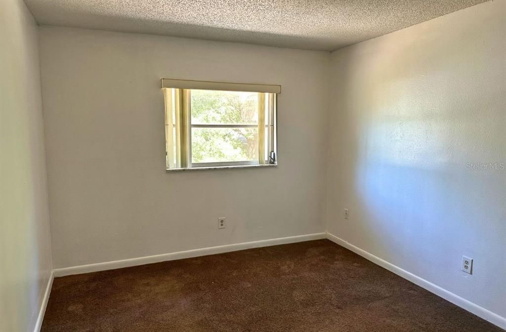 For Rent: $1,350 (2 beds, 1 baths, 650 Square Feet)