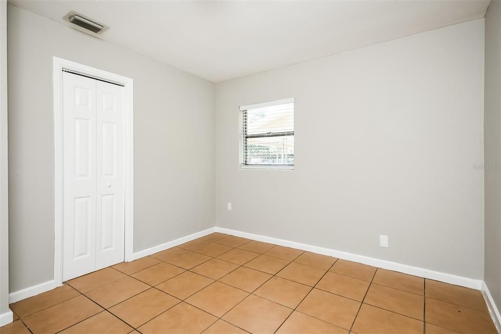 For Sale: $290,000 (4 beds, 1 baths, 1427 Square Feet)