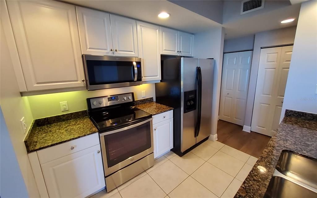 Recently Rented: $3,500 (2 beds, 2 baths, 1323 Square Feet)