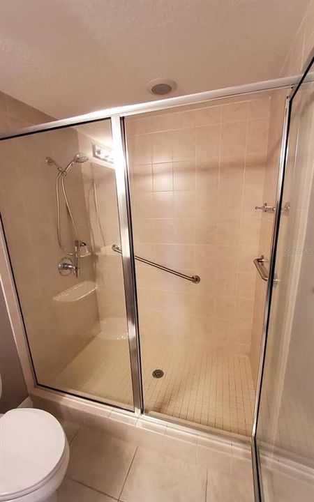 最近租的: $3,500 (2 贝兹, 2 浴室, 1323 平方英尺)