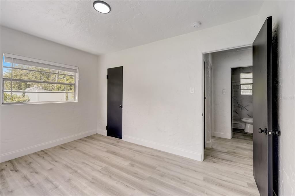 For Sale: $340,000 (2 beds, 1 baths, 782 Square Feet)