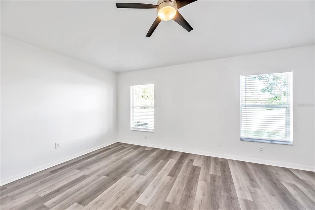 For Sale: $349,000 (3 beds, 2 baths, 1726 Square Feet)