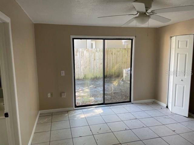 For Rent: $1,950 (3 beds, 2 baths, 1240 Square Feet)